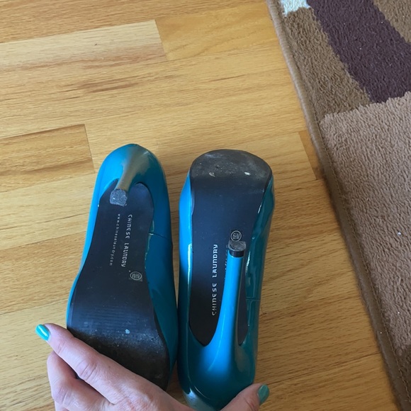 Woman Heels - Picture 3 of 3